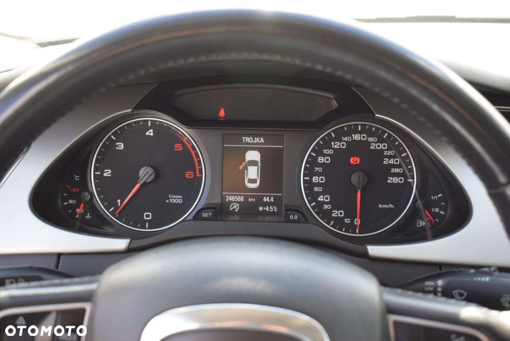 Audi A4 Limousine 2.0 TDI DPF Ambiente - 26