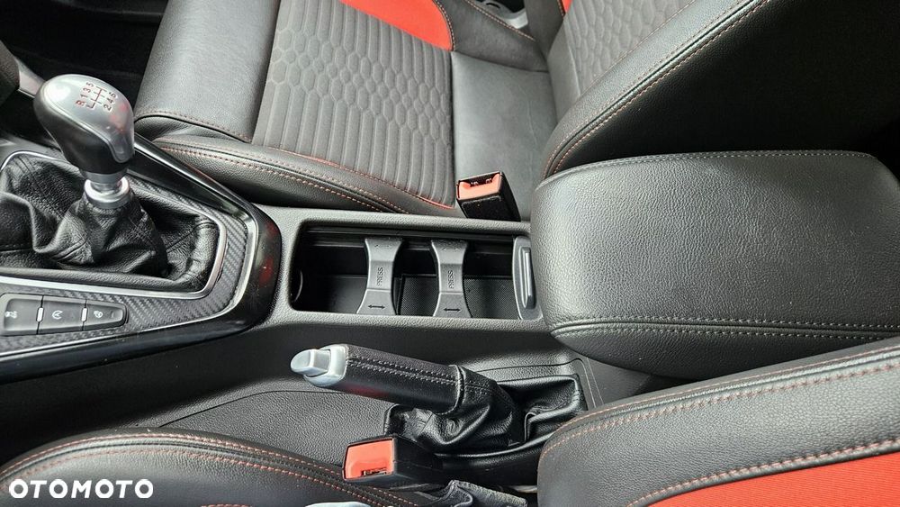 Ford Focus 2.0 EcoBoost ST mit Leder-Sport-Paket - 37