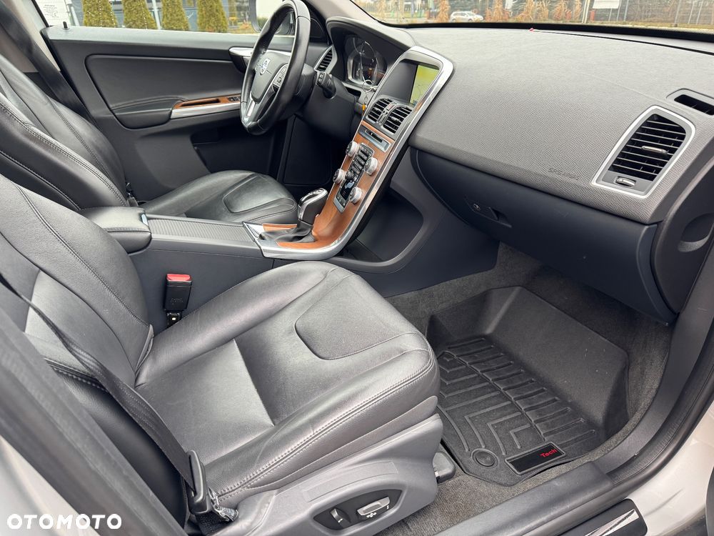 Volvo XC 60 T5 AWD Geartronic Summum - 15