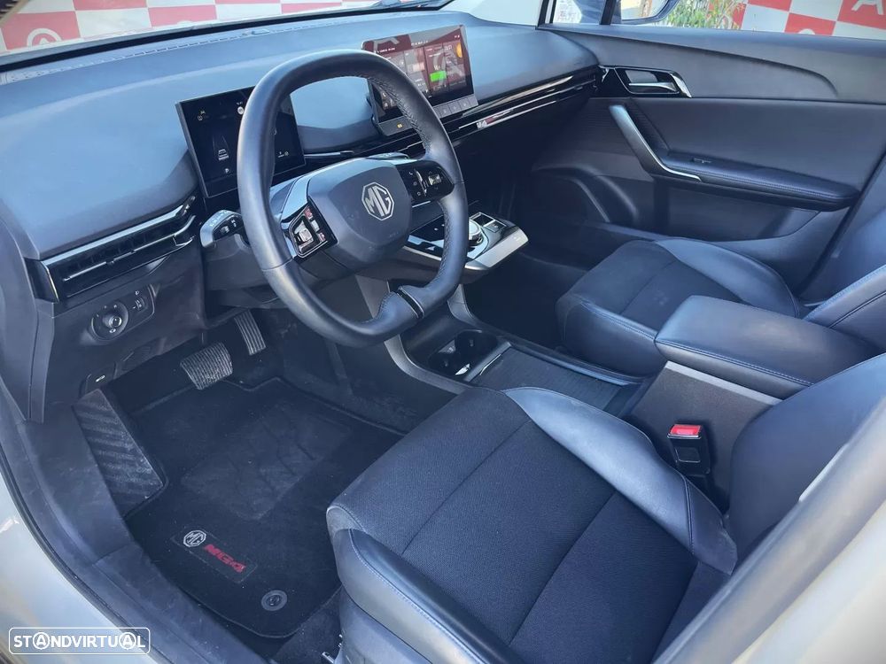 MG MG4 64 kWh Luxury - 11