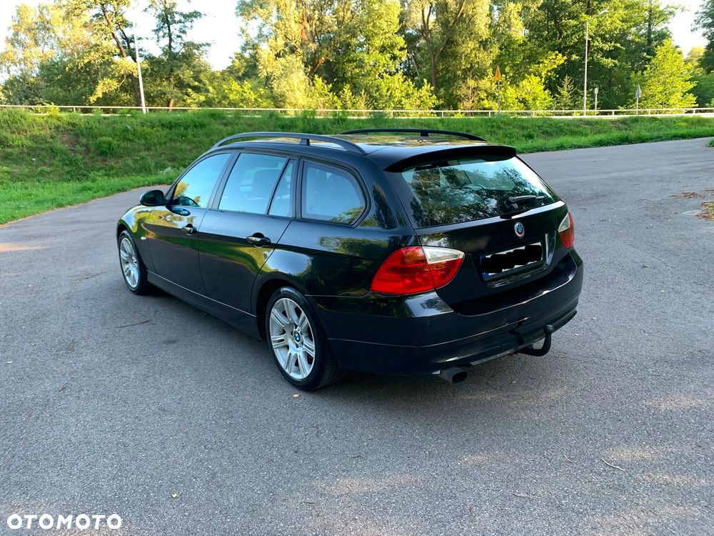BMW Seria 3 318i - 3