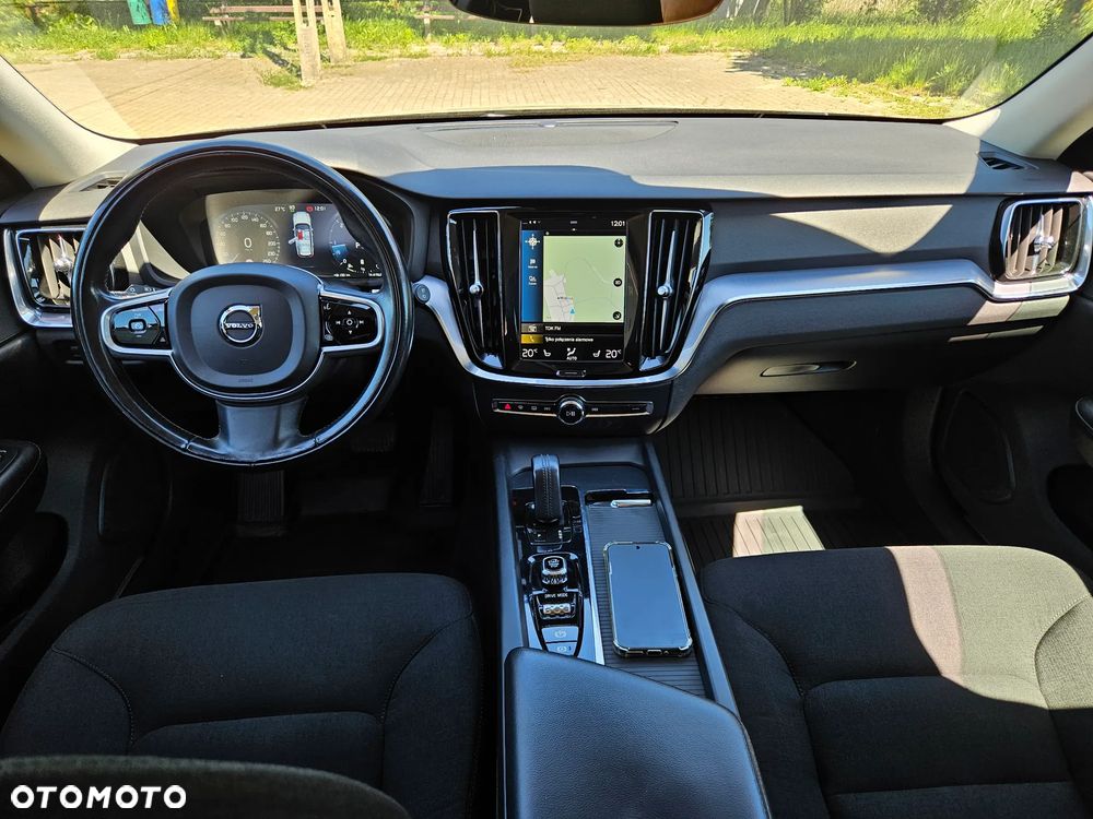 Volvo V60 D4 Momentum Pro - 21