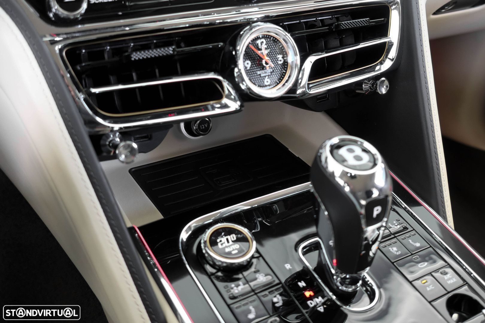 Bentley Flying Spur V8 - 12
