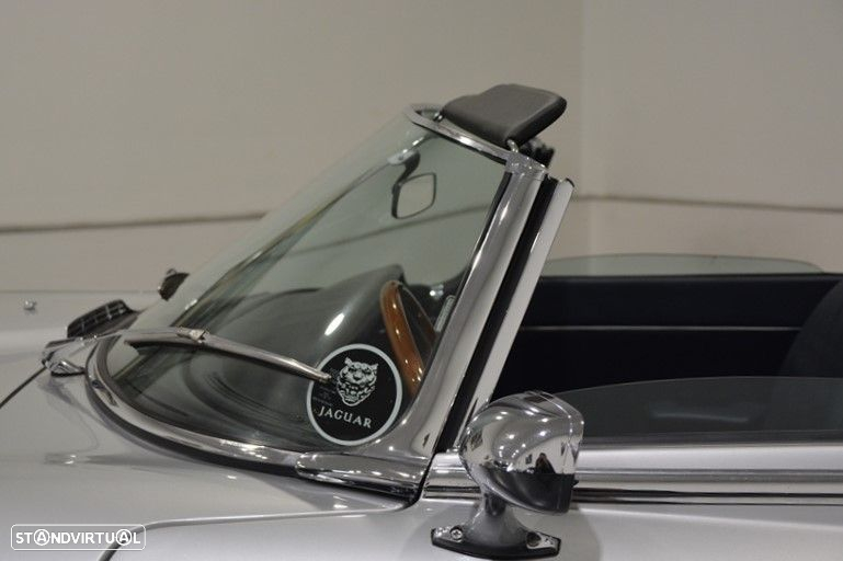 Jaguar E-Type - 35