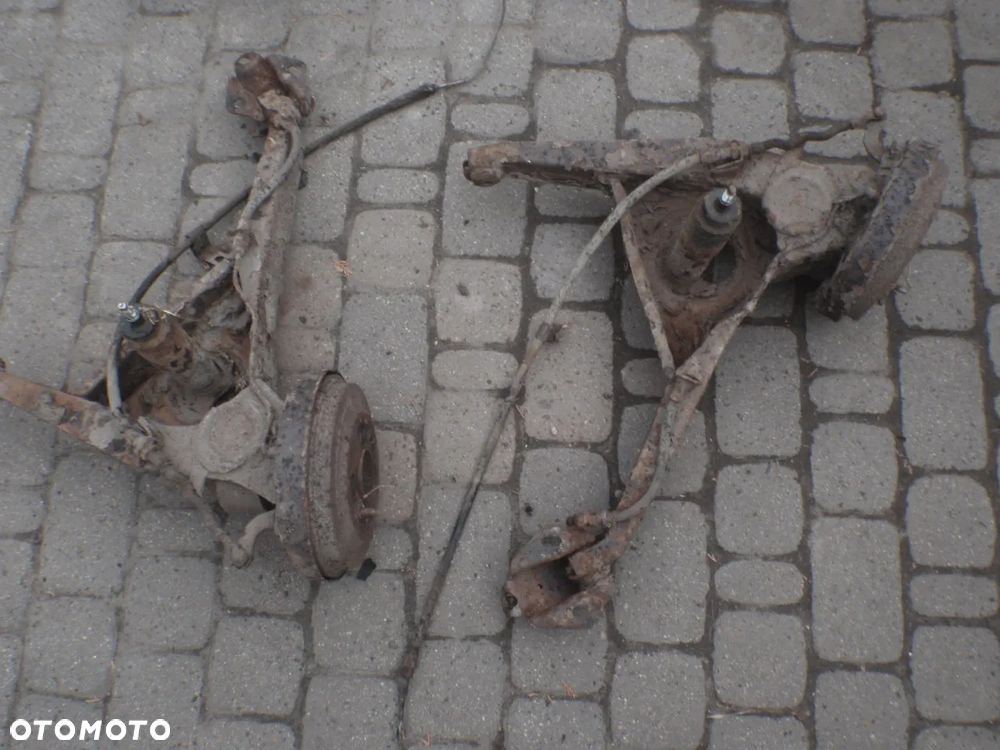 piasta zwrotnica wspornik bęben czop tarcza kotwiczna osłona stary typ z kalamitka fiat 126p maluch - 14