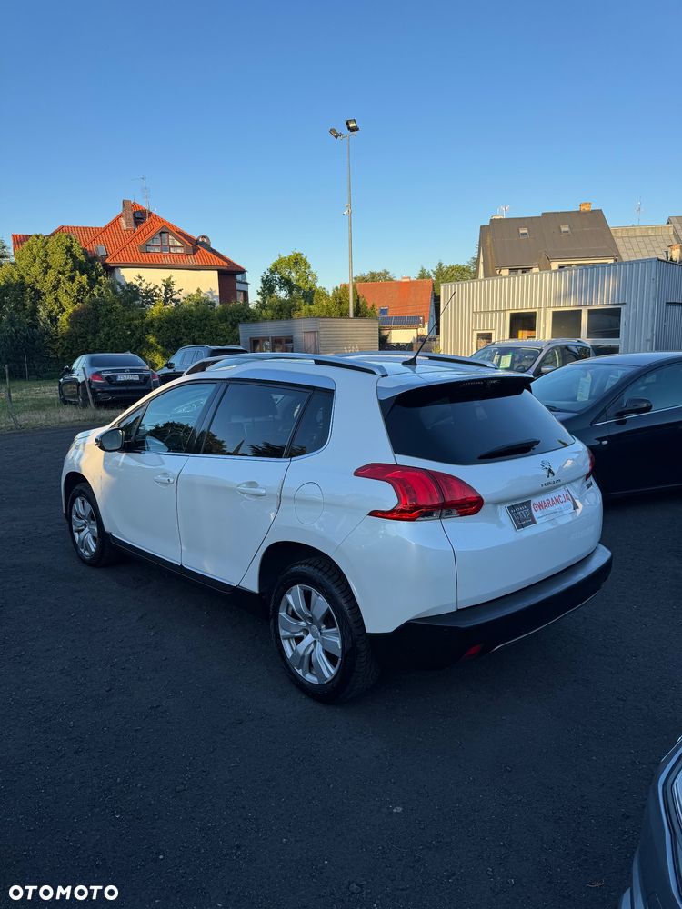 Peugeot 2008 1.6 VTi Allure - 3