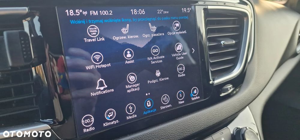 Chrysler Pacifica - 23