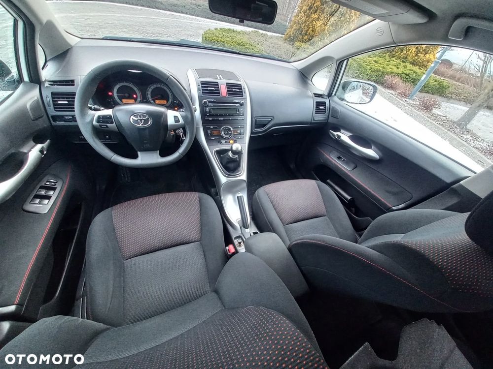 Toyota Auris 1.6 Life+ - 5