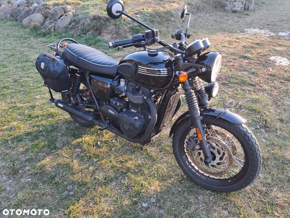 Triumph Bonneville - 1