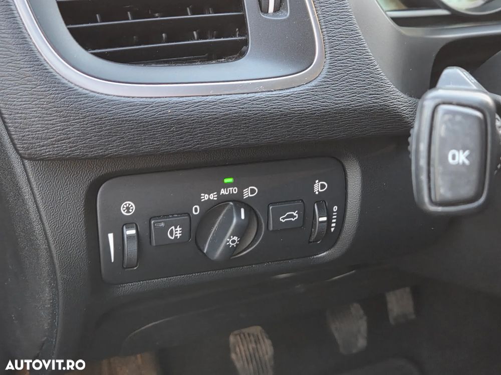 Volvo V40 D2 Momentum - 24