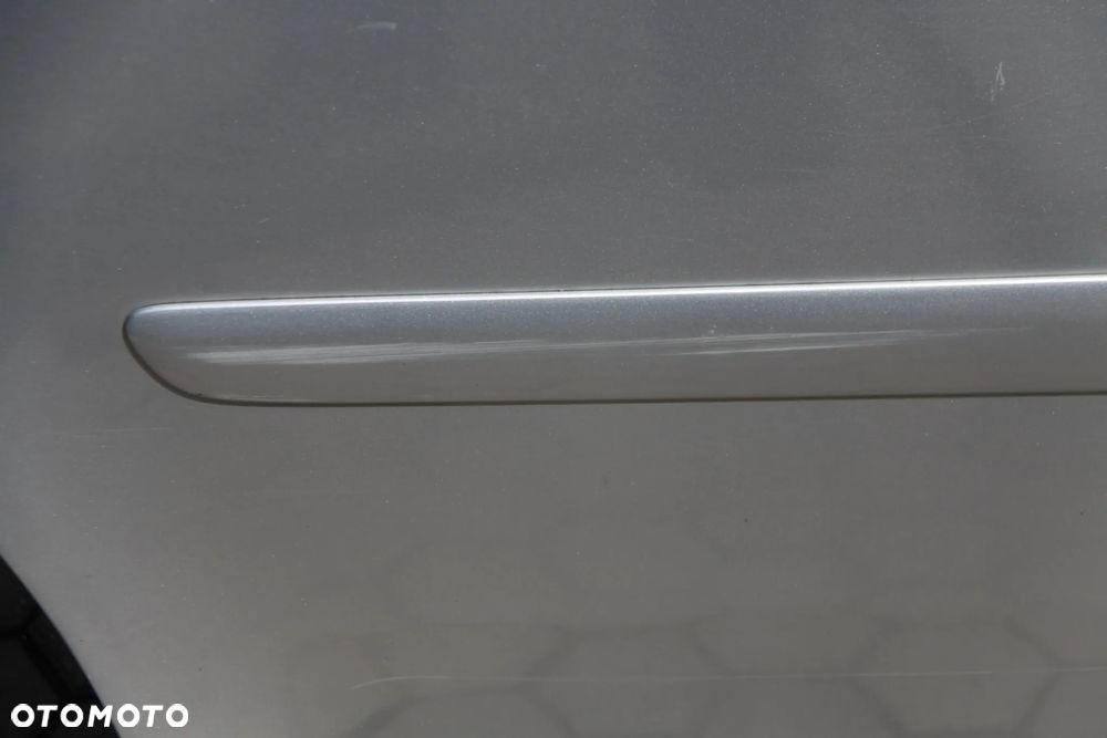 VW TOURAN 1 Drzwi Kompletne Prawy Tył LA7W - 4