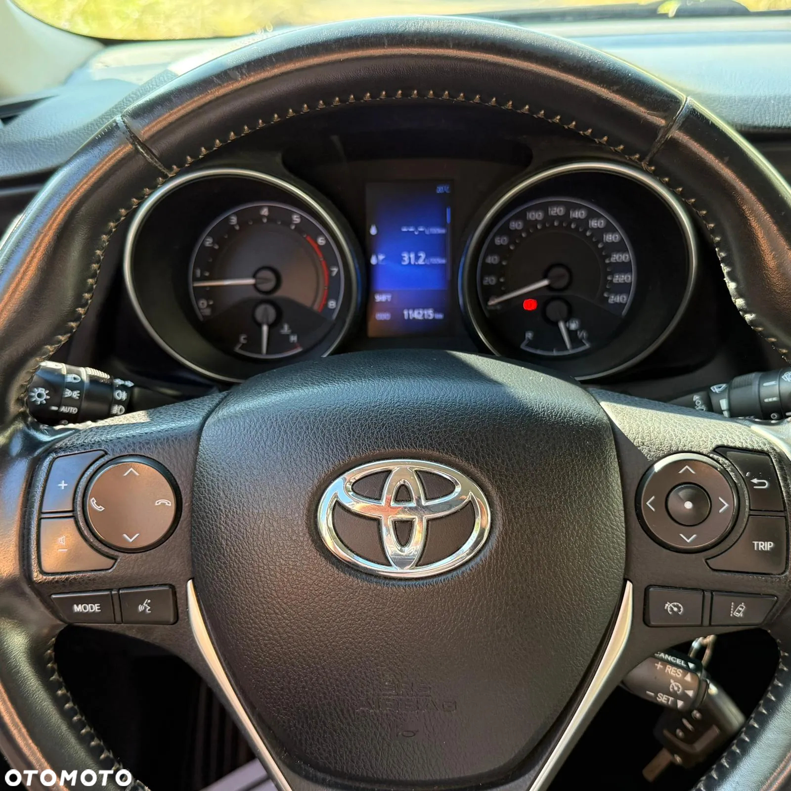 Toyota Auris 1.2 T Prestige - 26
