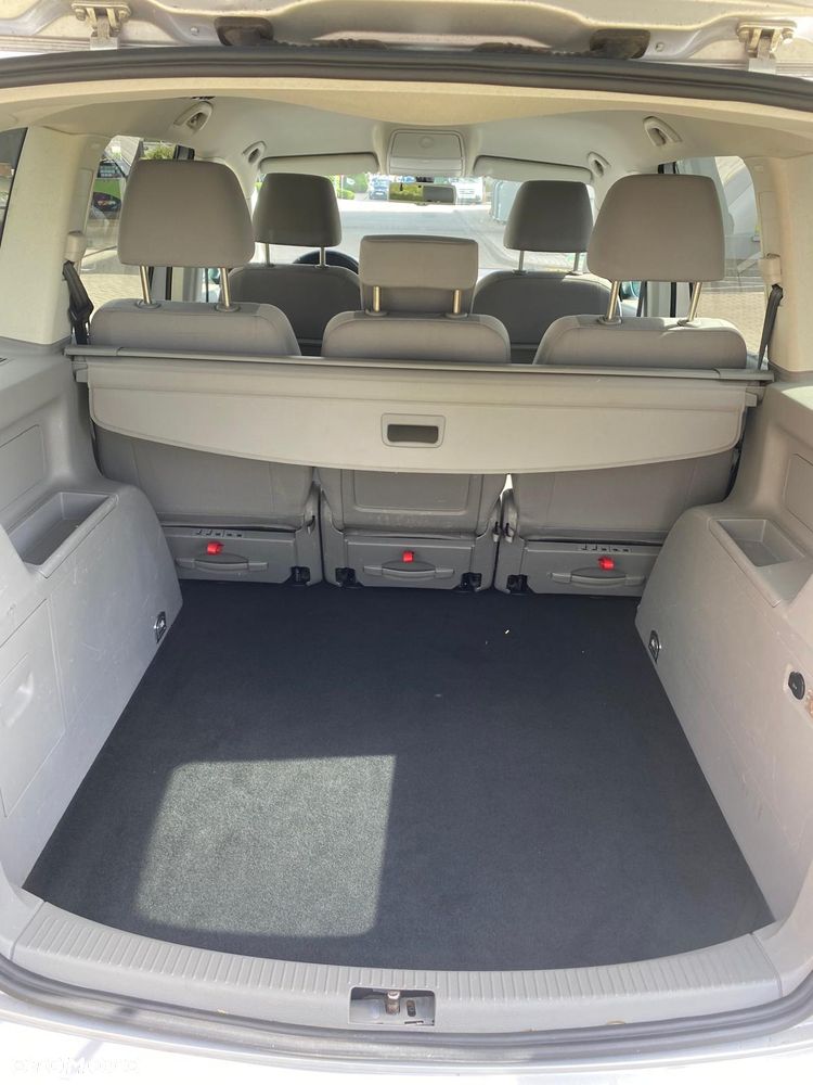 Volkswagen Touran 2.0 TDI Highline - 8