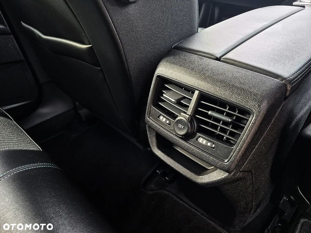 Peugeot 3008 1.6 PureTech Hybrid PHEV Allure Pack S&S EAT8 - 26