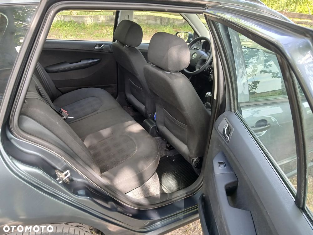 Skoda Fabia 1.4 16V Combi Comfort - 6