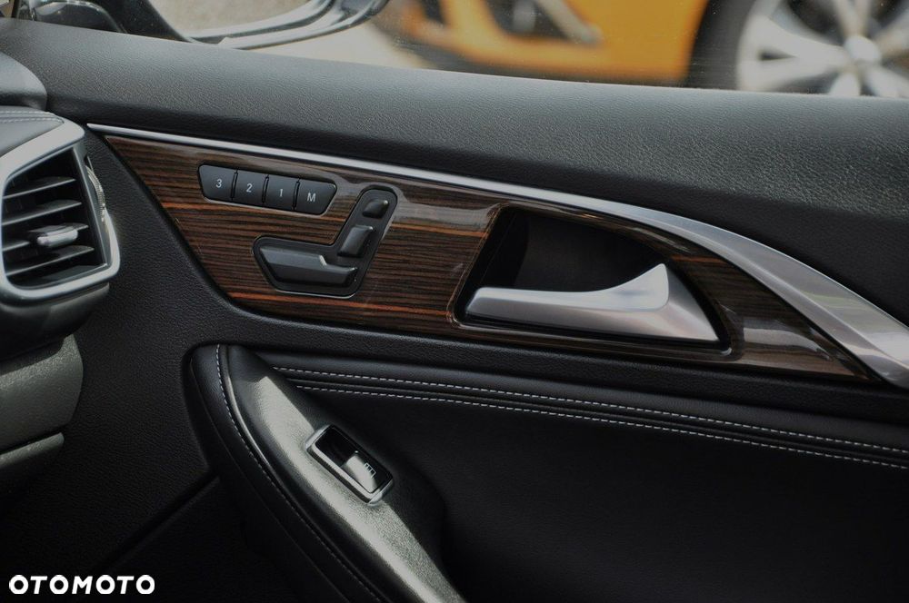 Infiniti Q30 1.6t DCT Premium Tech - 23