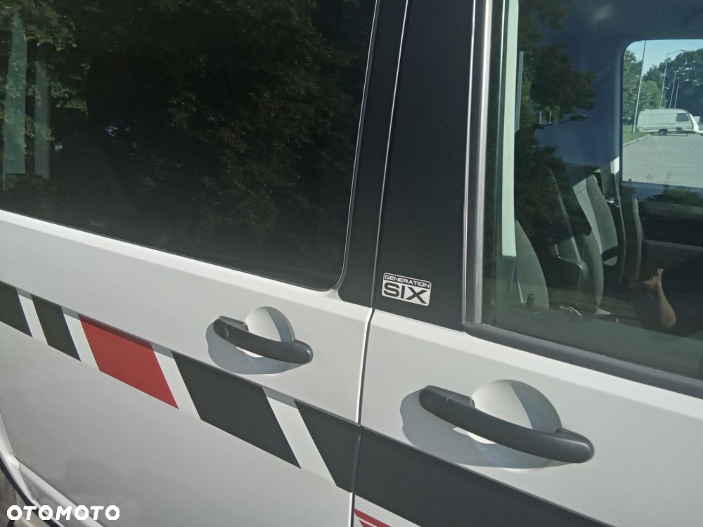 Volkswagen Caravelle - 9