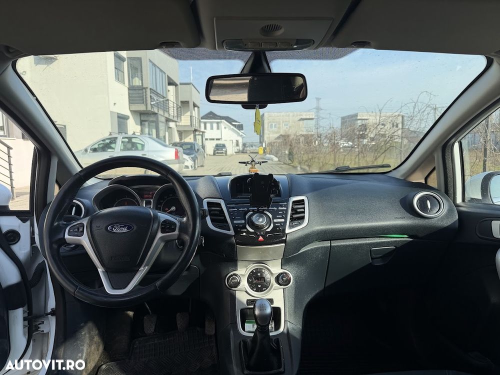 Ford Fiesta 1.6 TDCI Titanium - 12