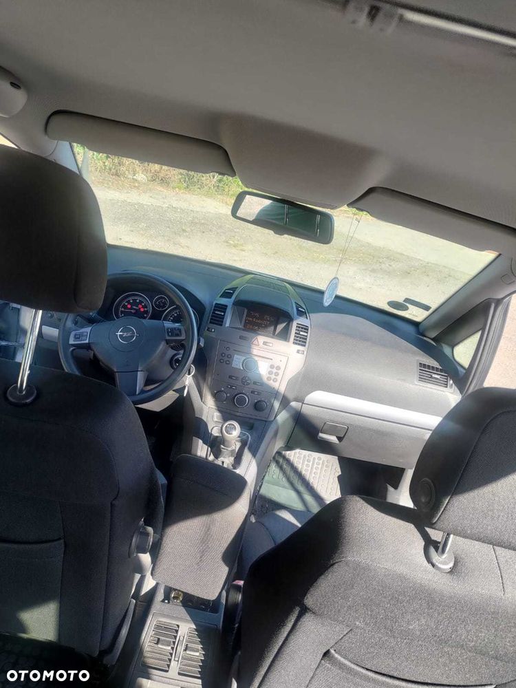 Opel Zafira - 4