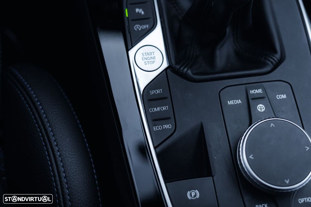 BMW 116 d Pack Desportivo M - 52