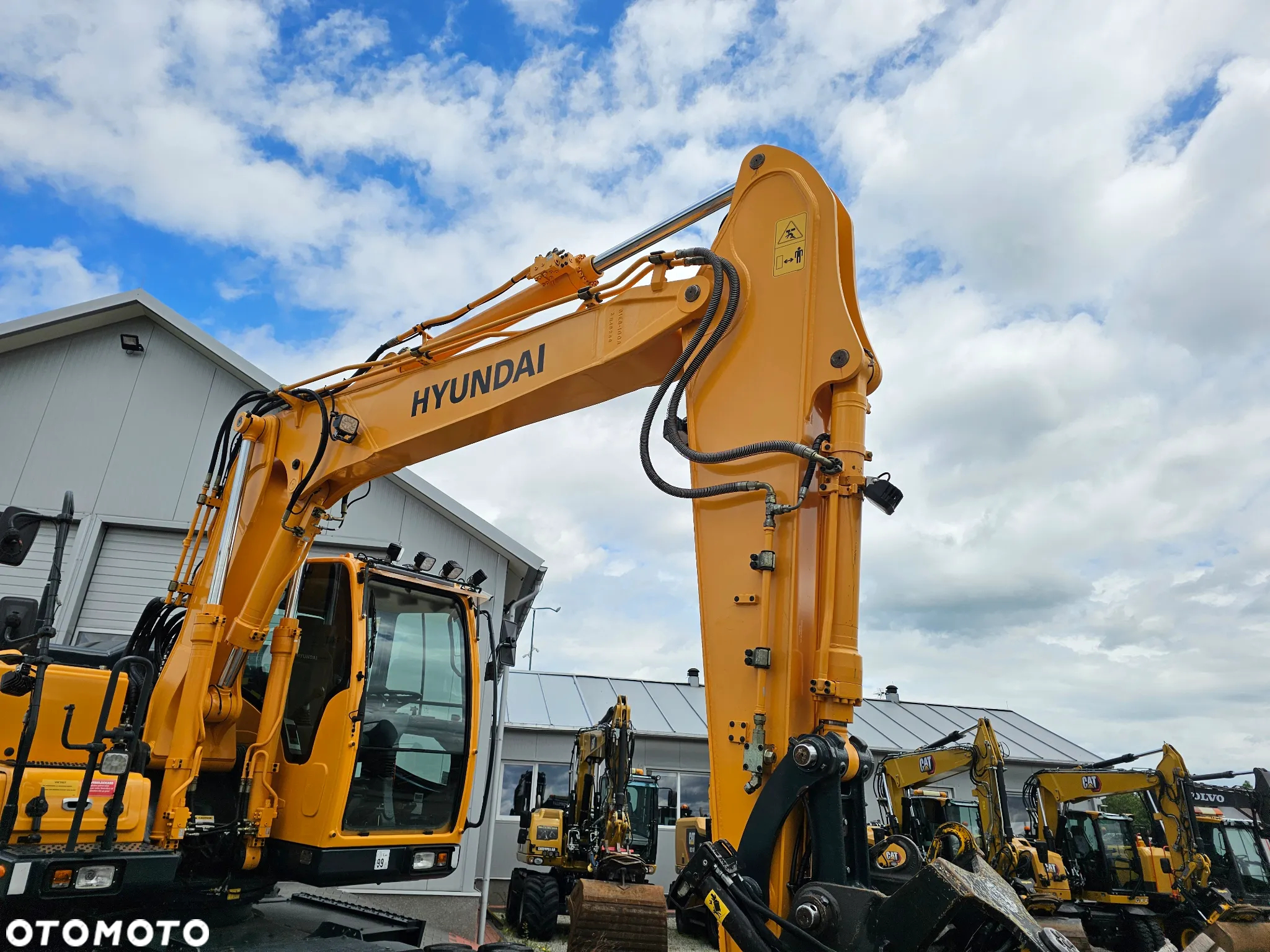 Hyundai 140 W 9 A - 9