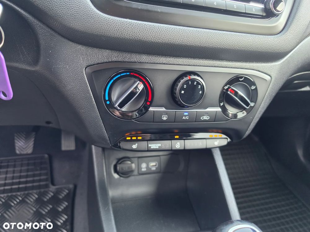 Hyundai i20 1.2 Fresh - 20