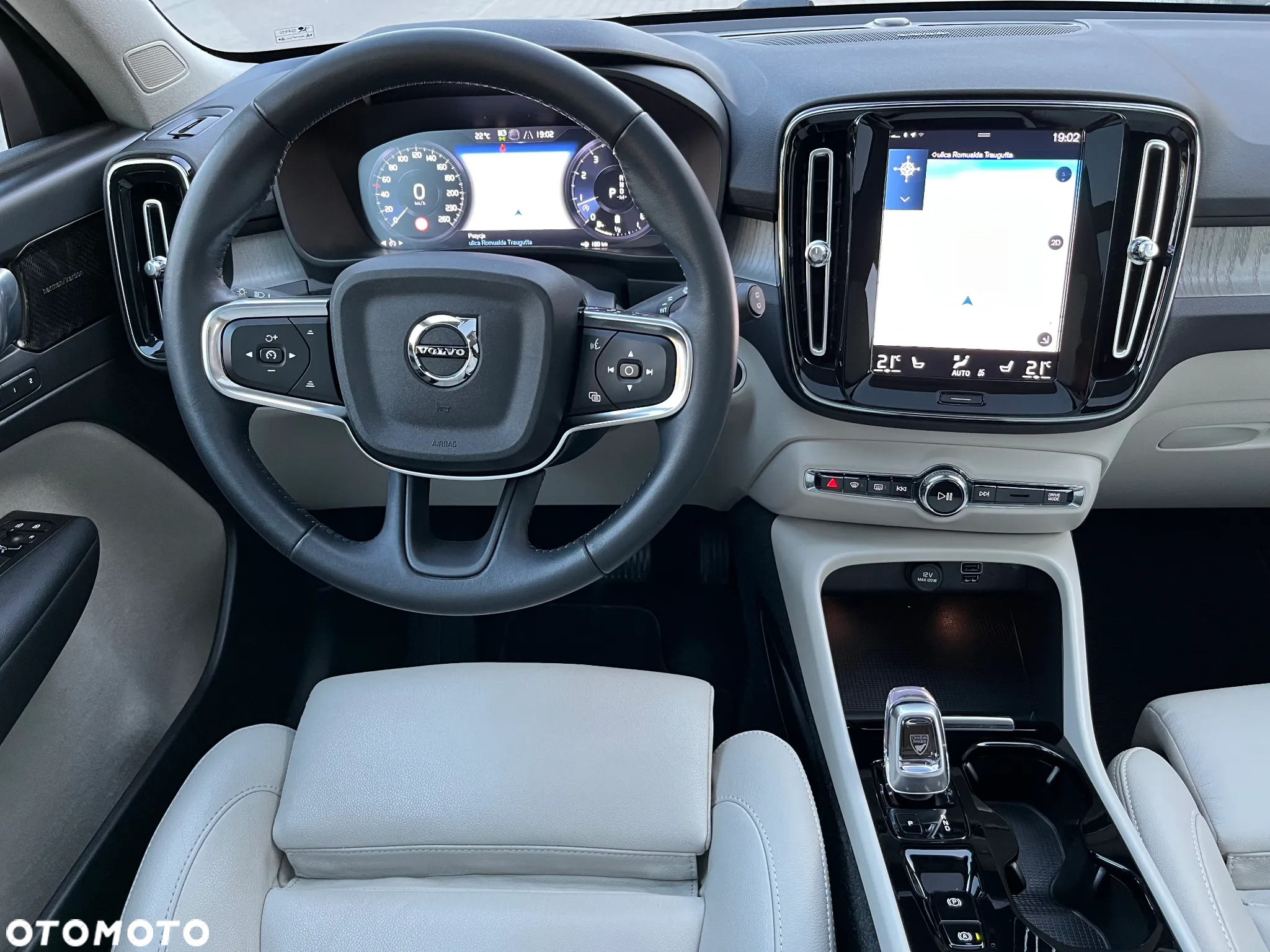 Volvo XC 40 - 32