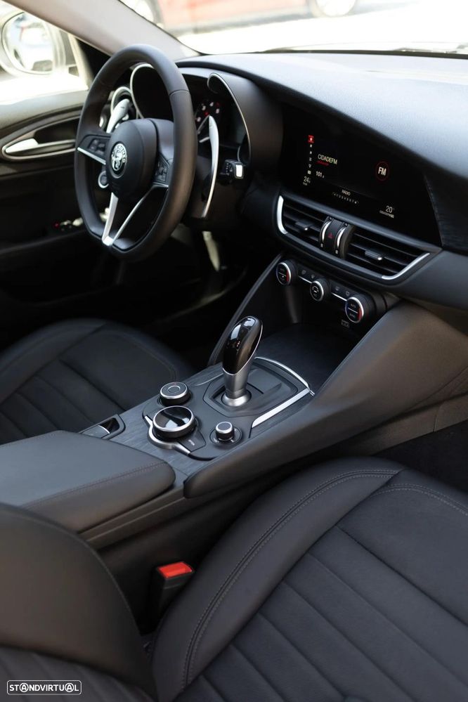 Alfa Romeo Giulia 2.2 D Super AT8 - 31