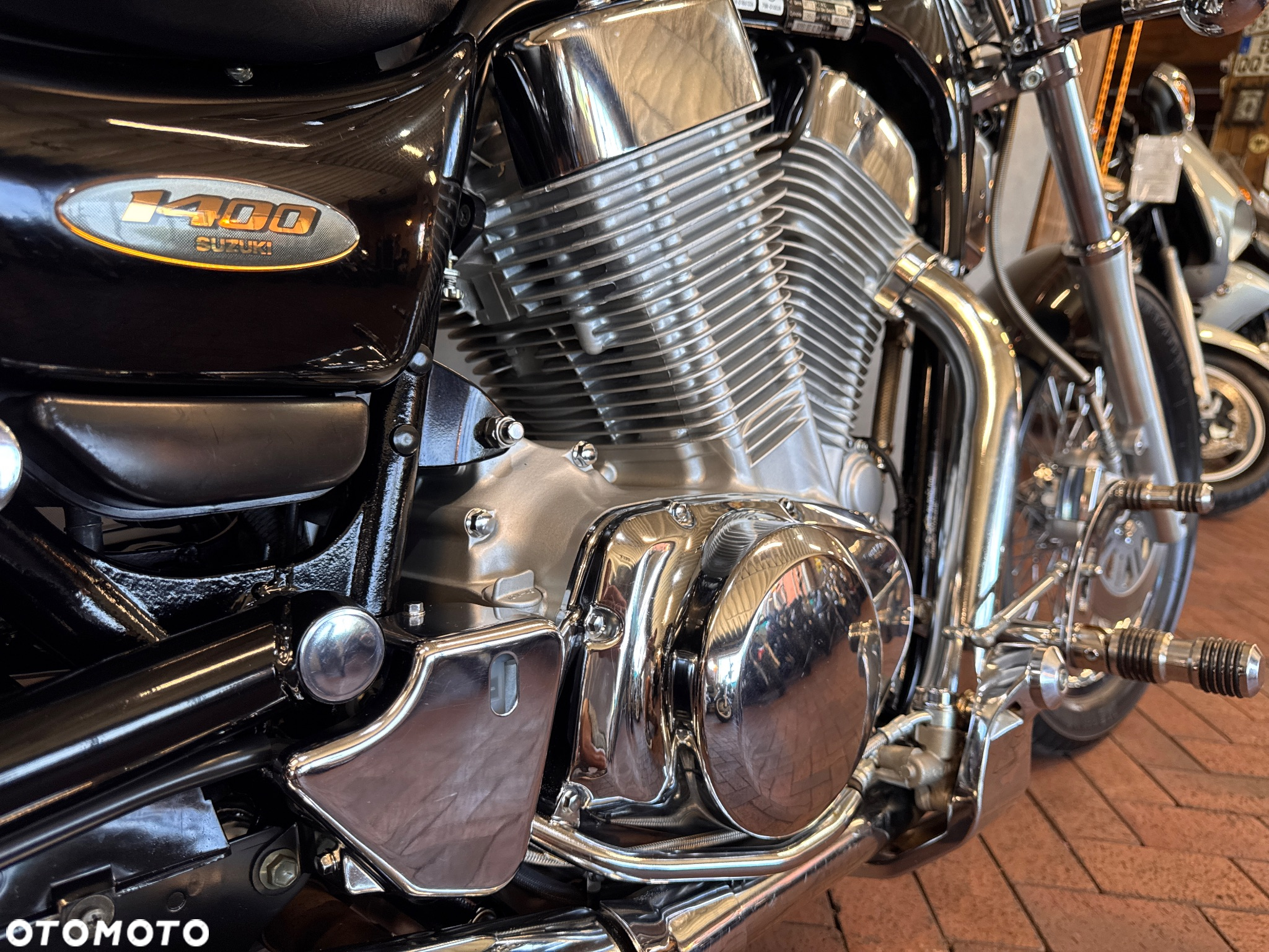 Suzuki Intruder - 28