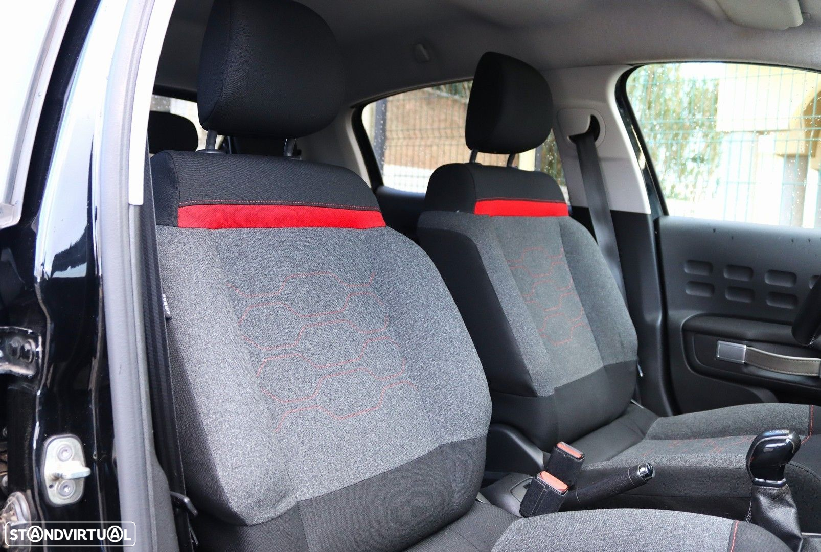 Citroën C3 1.2 PureTech Shine - 24