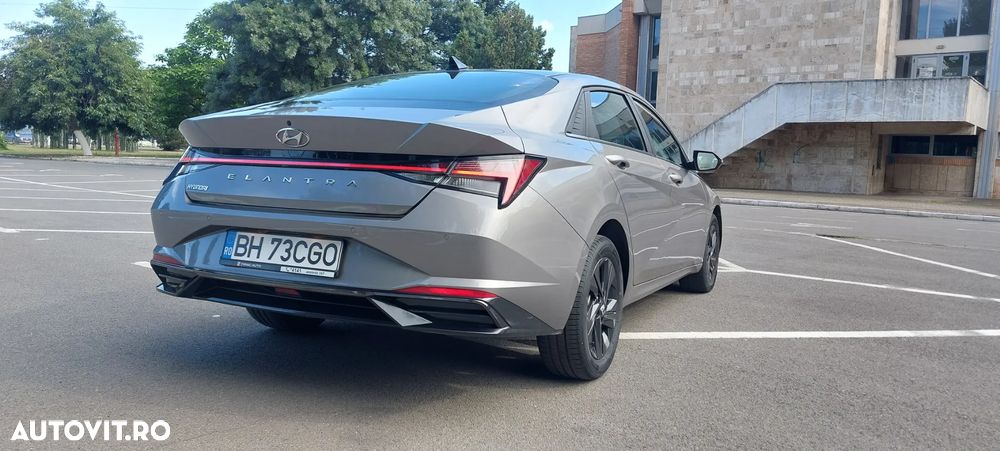 Hyundai Elantra 1.6 l 123 CP CVT Highway - 2