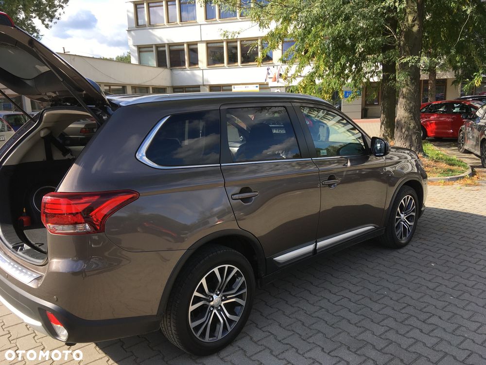 Mitsubishi Outlander - 12
