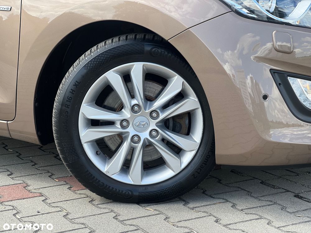Hyundai i30 i30cw blue 1.6 CRDi Trend - 38