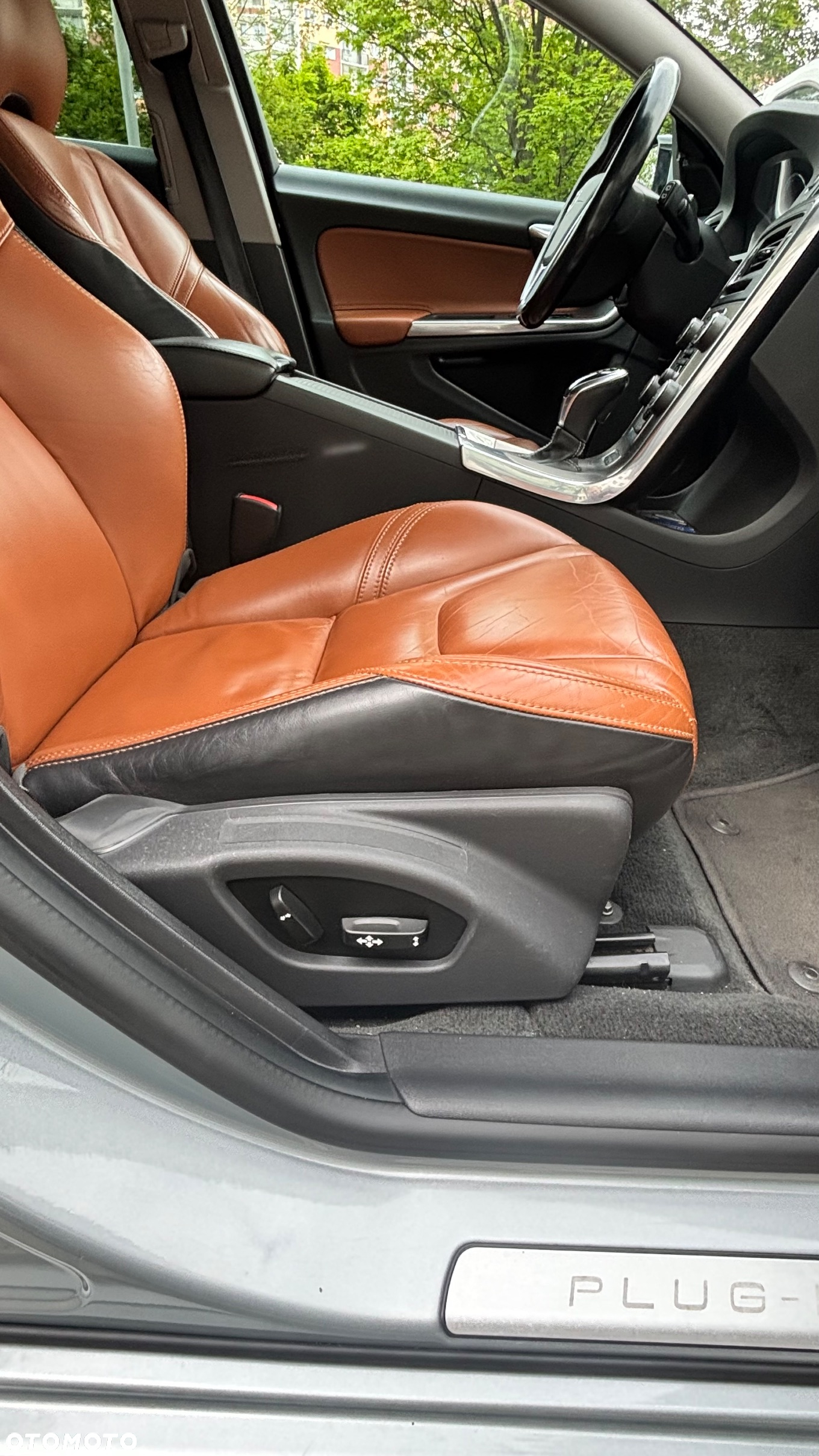 Volvo V60 D6 AWD Plug-in Hybrid Summum - 37