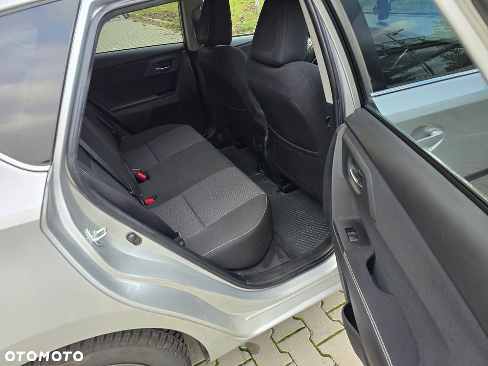 Toyota Auris - 11