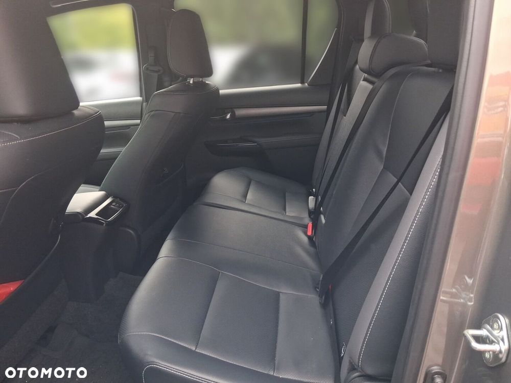Toyota Hilux 2.8 D-4D mHEV Double Cab Invincible 4x4 - 12