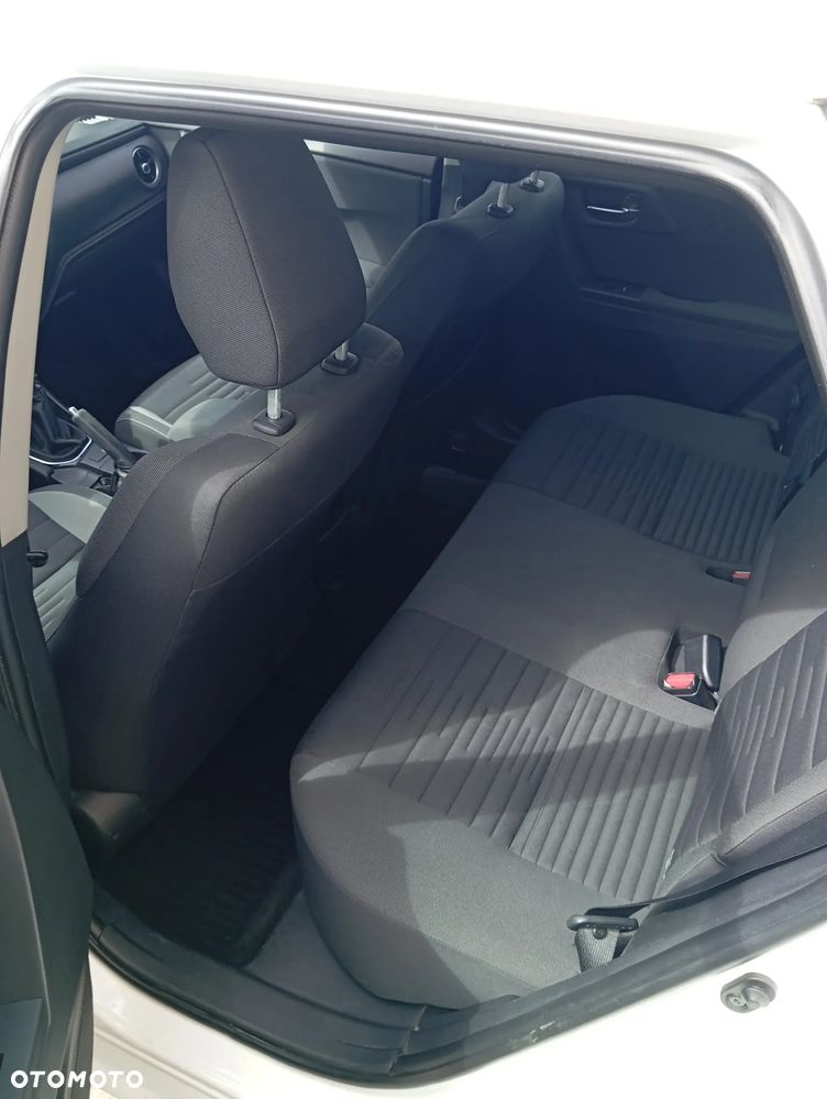 Toyota Auris 1.6 Premium - 12