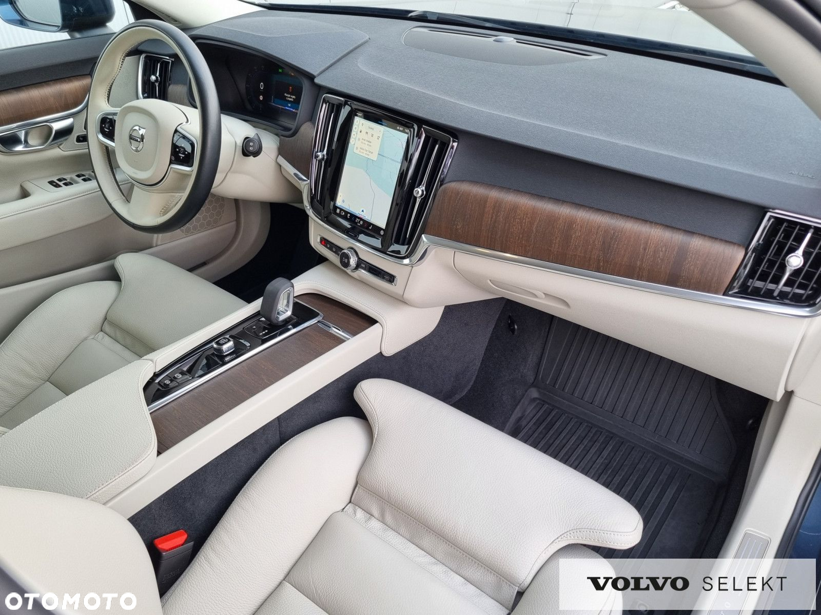 Volvo V90 Cross Country - 16