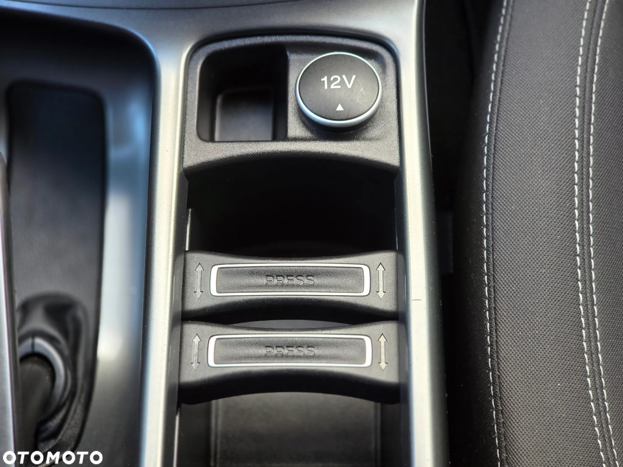 Ford Kuga 1.5 EcoBoost 2x4 Trend - 32