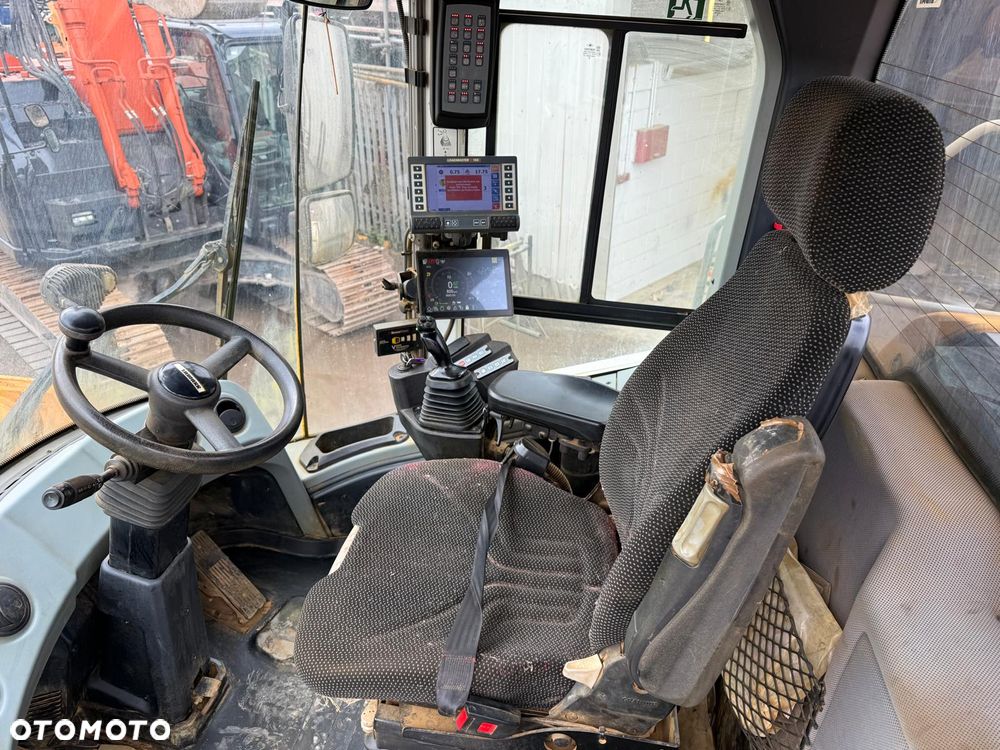 Liebherr L 566 Xpower - 8