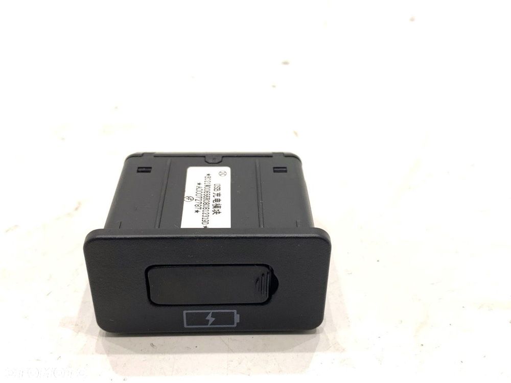 GNIAZDO USB  BAIC X75 2020 - DCT 138 kW [188 KM] A00072787 - 1