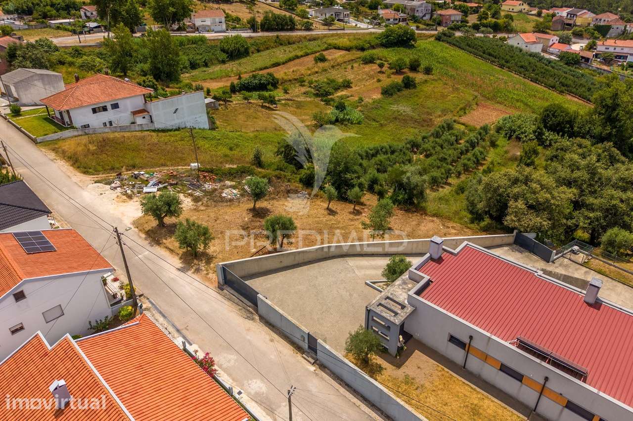 Terreno urbano com projeto de construção aprovado para comprar - Grande imagem: 4/32