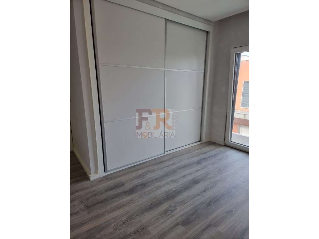 Moradia T3 com Piscina. FERNÃO FERRO - Grande imagem: 4/11