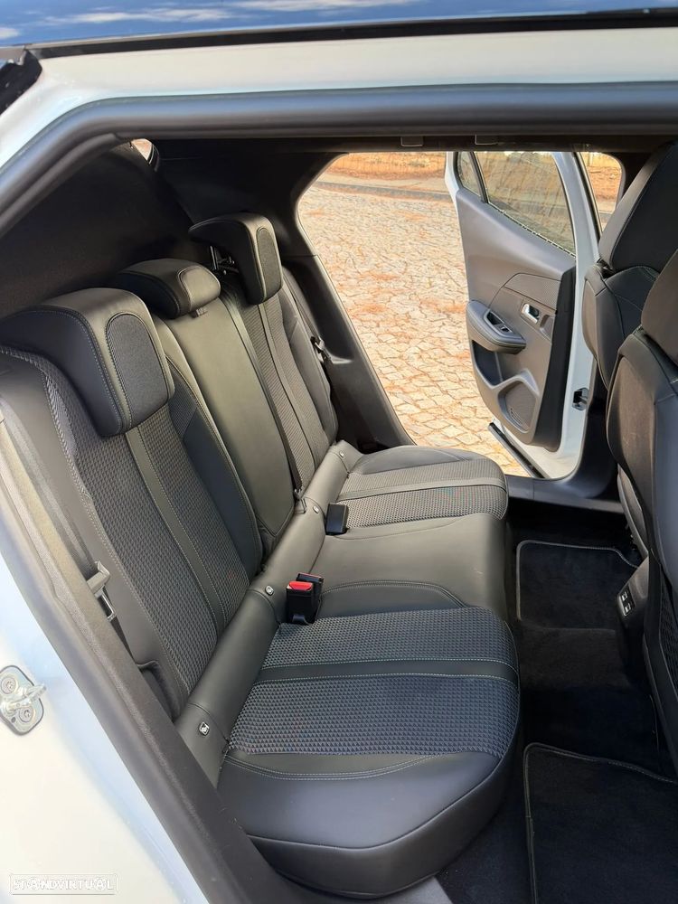 Peugeot 2008 1.2 PureTech GT Line EAT8 - 16