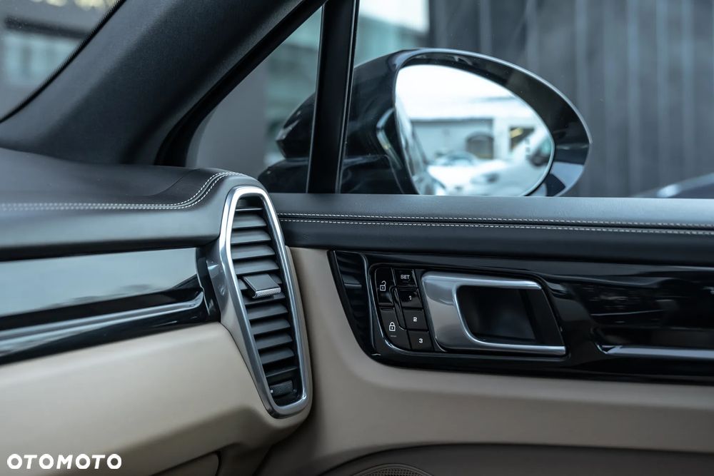 Porsche Cayenne Platinum Edition - 25