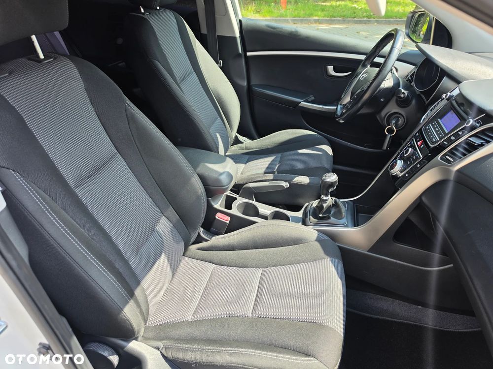 Hyundai i30 1.6 CRDi Comfort - 24