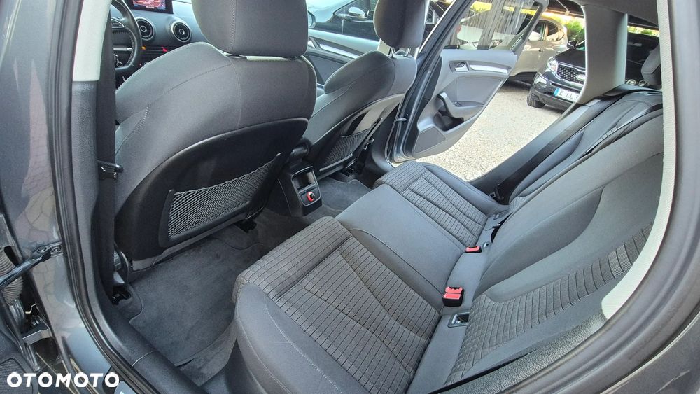 Audi A3 Sportback 2.0 TDI S line Sportpaket - 19