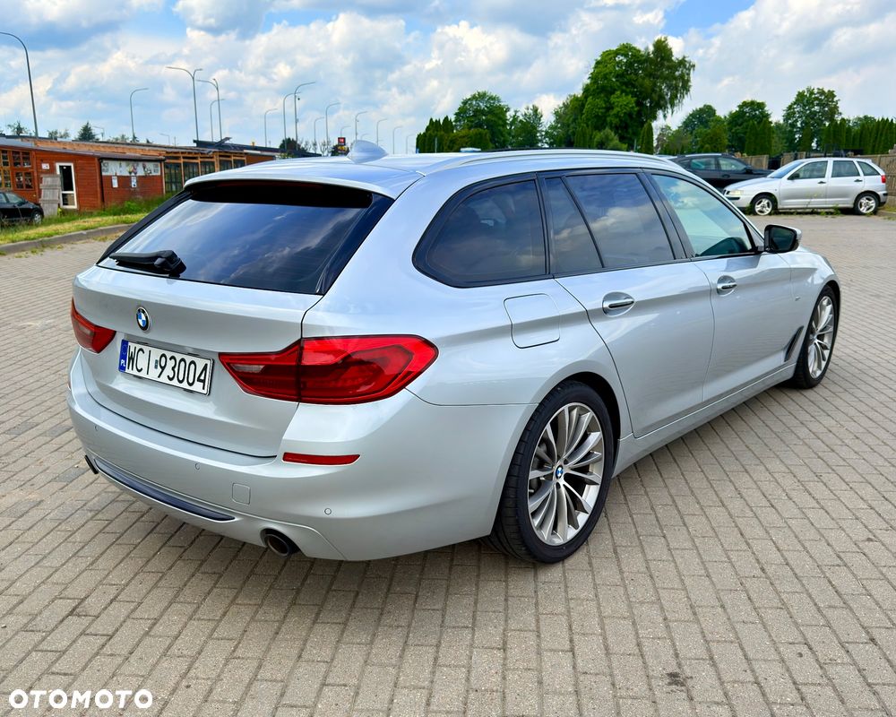 BMW Seria 5 520d Sport Line - 4