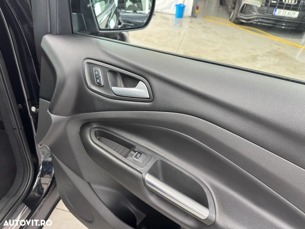 Ford Kuga 2.0 TDCi 4WD Powershift Titanium - 21