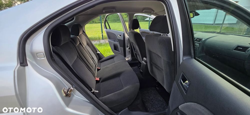 Ford Mondeo 2.0 Ghia Executive - 20